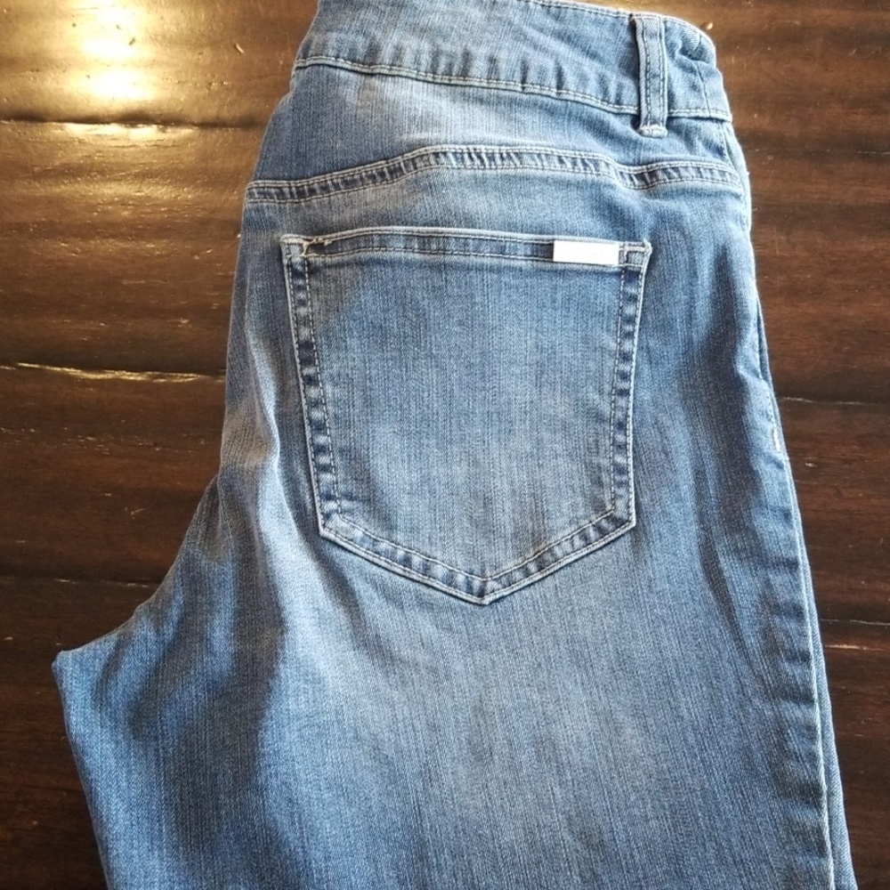 Jeans - Picture 2 of 3